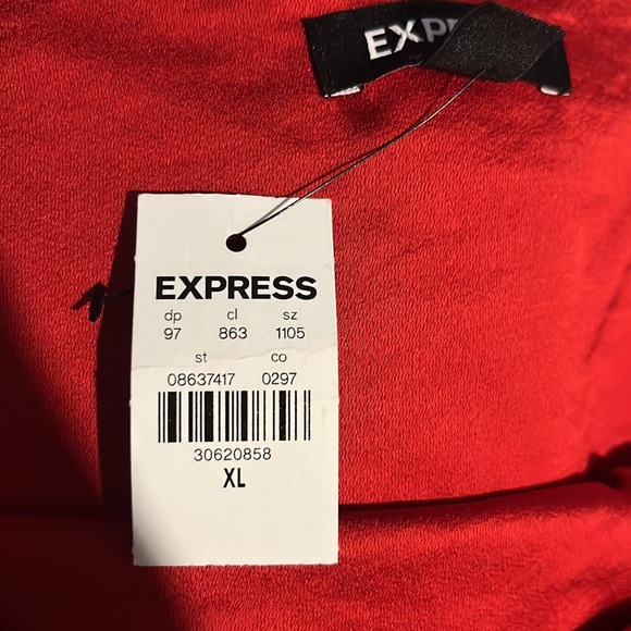 2 for $30 Express crop top - Picture 7 of 7